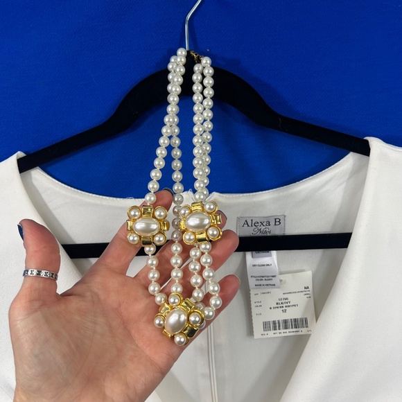 NWT🤩 |•ALEXA B NITES•| Beautiful Wrap Top Black & Ivory White Jumpsuit Size 14 - Picture 11 of 14